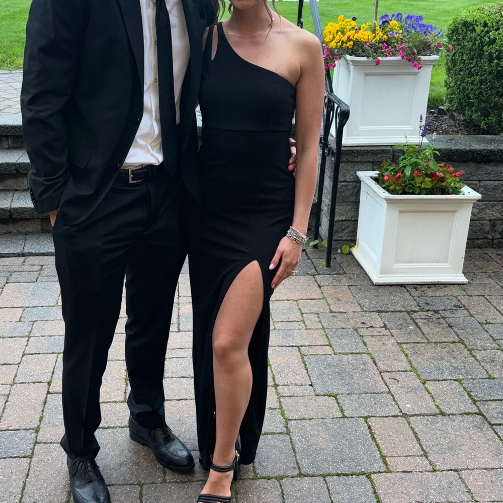 Lulu’s Black Maxi Wedding Guest Dress